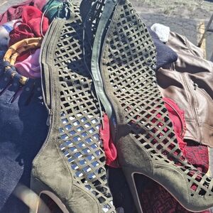 Sexy Beautiful and Very Elegant it's Cape Robbin New Gorgeous Heels 💚